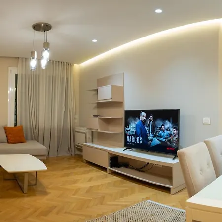 Center Liv * Tiran