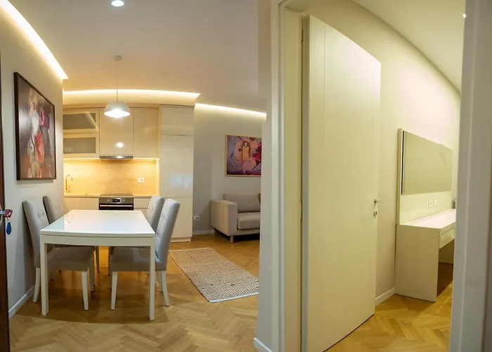 Center Sav Bellevue Апартаменты *