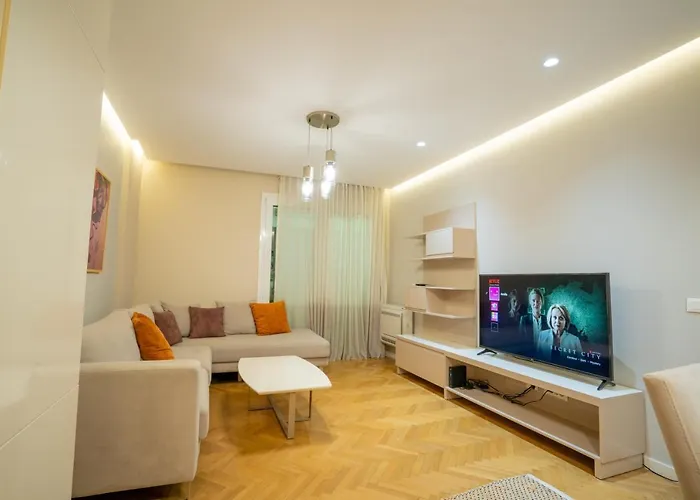 Center Sav Bellevue * Тирана