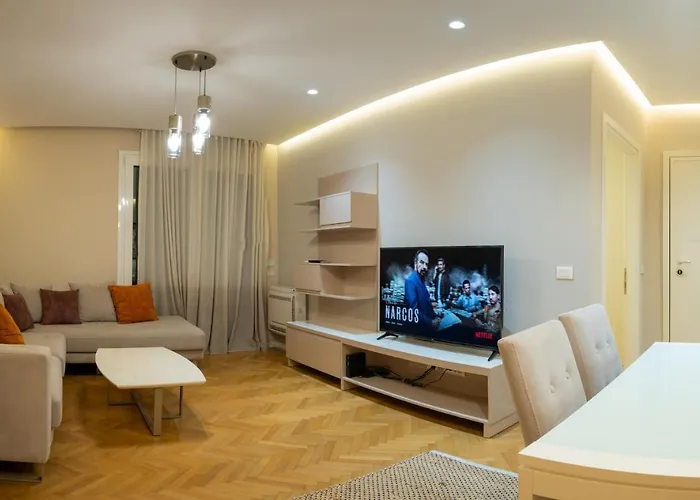 Center Sav Bellevue * Tirana